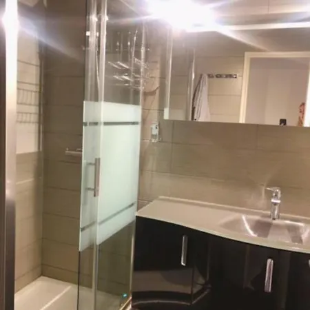 Apartman Luxurious Near The Airport *